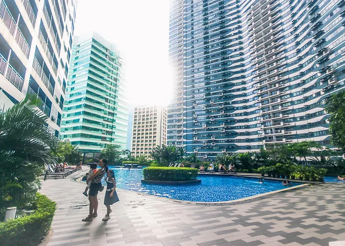 Chic Romantic Getaway Makati One Br Two Br Swim Gym 300 Mb Manila