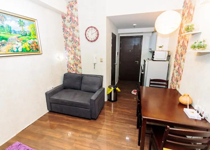 Chic Romantic Getaway Makati One Br Two Br Swim Gym 300 Mb Appartamento *