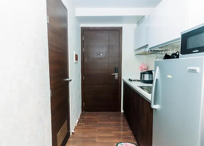 Chic Romantic Getaway Makati One Br Two Br Swim Gym 300 Mb Appartamento