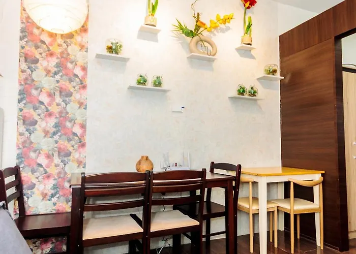 Chic Romantic Getaway Makati One Br Two Br Swim Gym 300 Mb