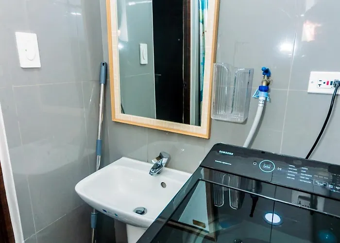 Chic Romantic Getaway Makati One Br Two Br Swim Gym 300 Mb *